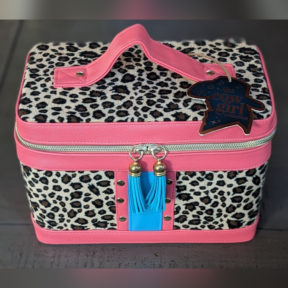 🆕📢📢LAST ONE....Cheetah Print Cosmetic Train Case - Picture 4 of 9